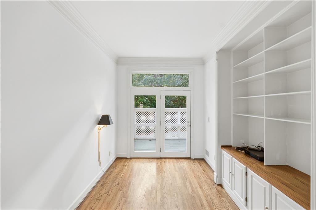 15 Lullwater Estate NE