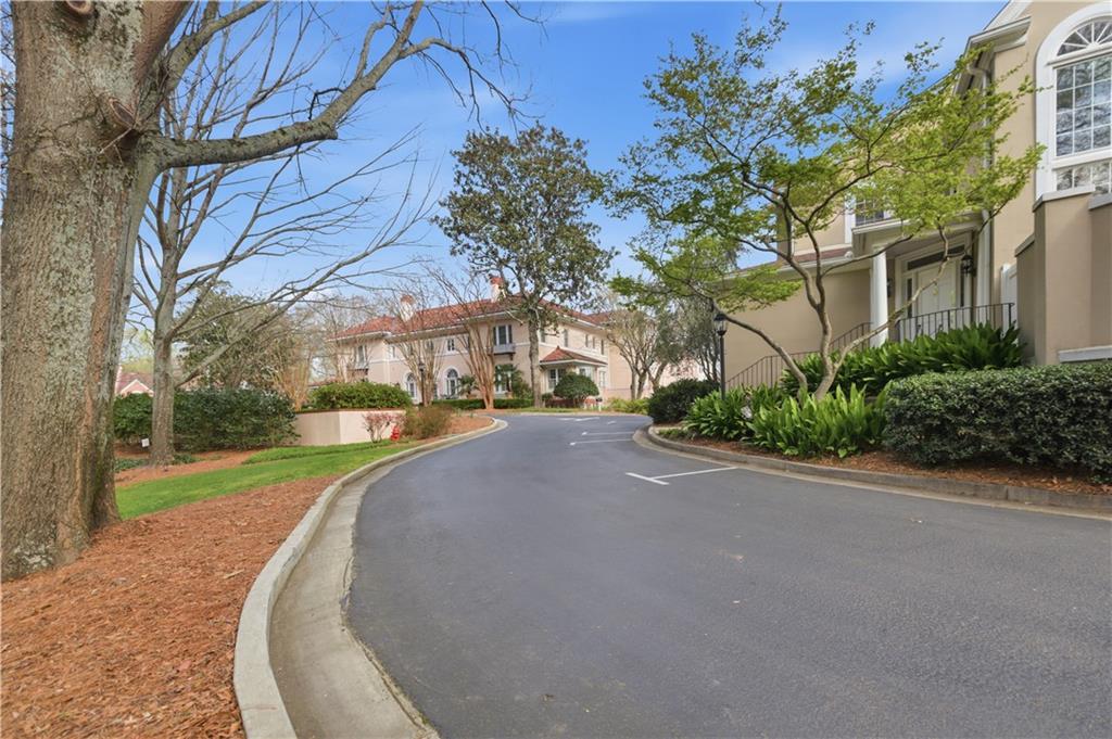 15 Lullwater Estate NE