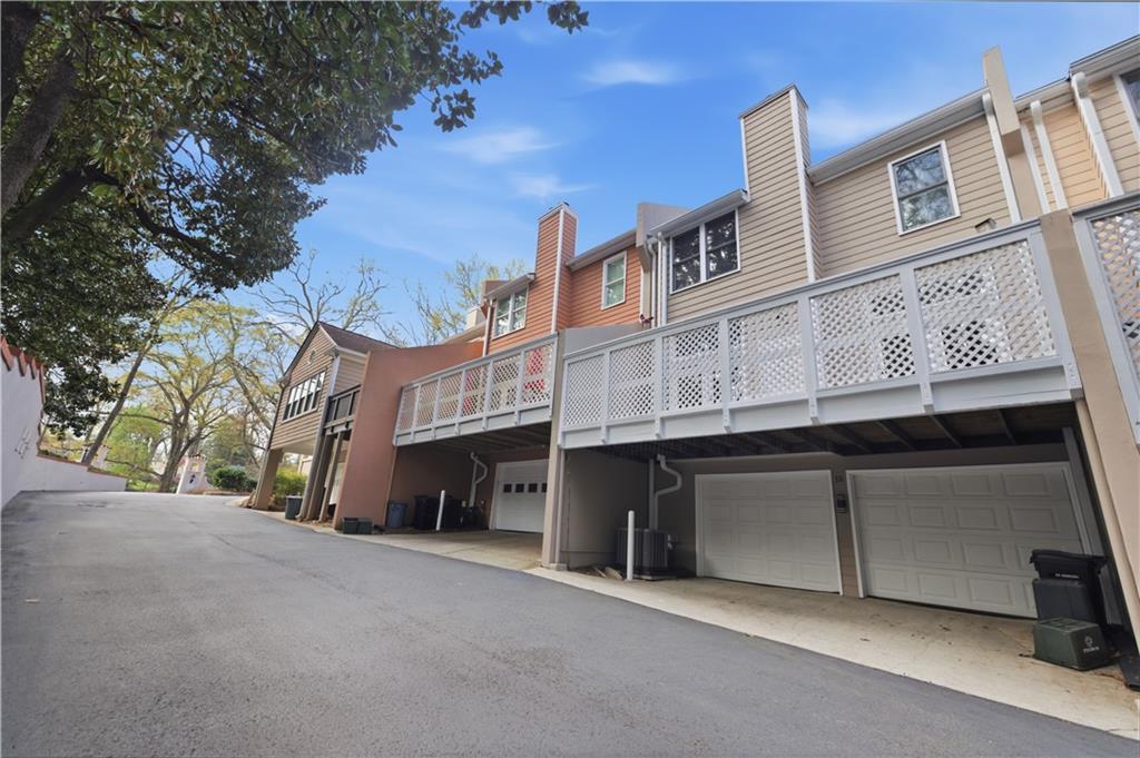 15 Lullwater Estate NE