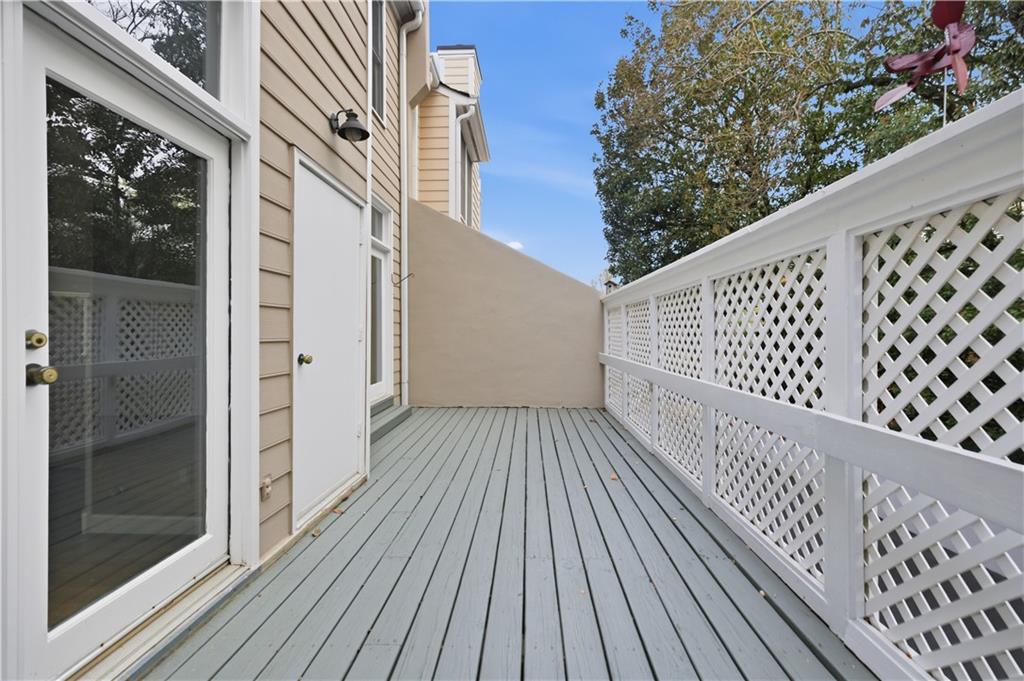 15 Lullwater Estate NE