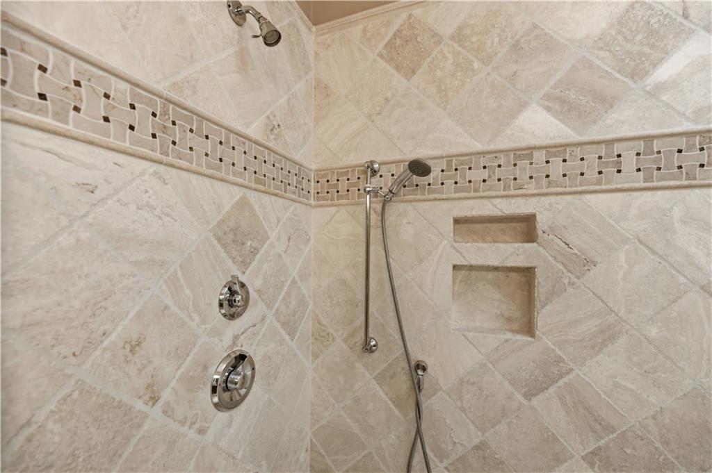 15 Lullwater Estate NE