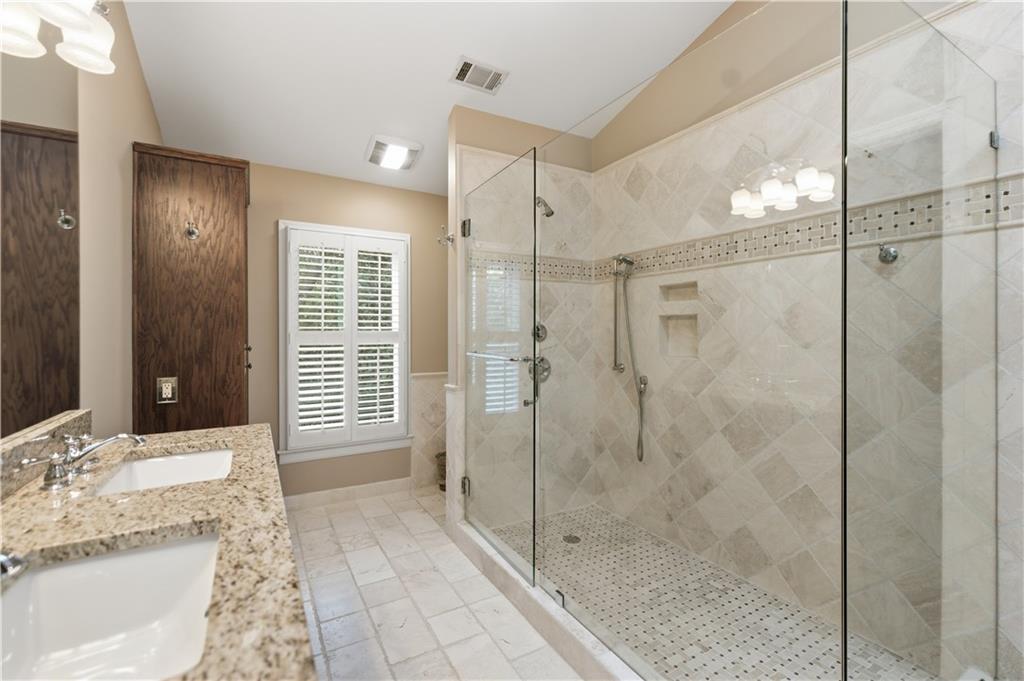 15 Lullwater Estate NE