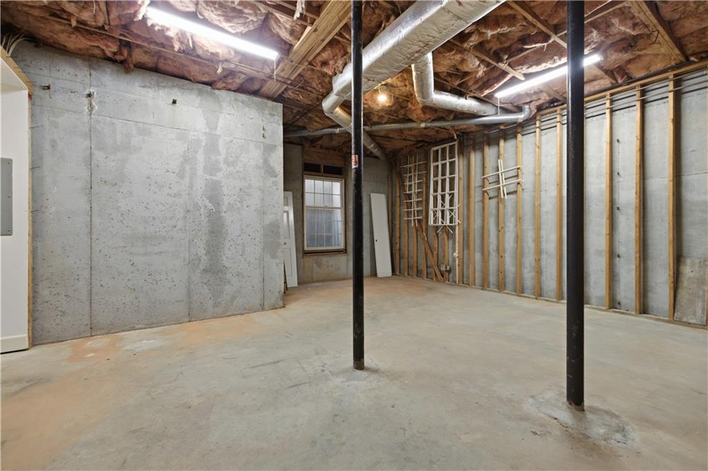 15 Lullwater Estate NE