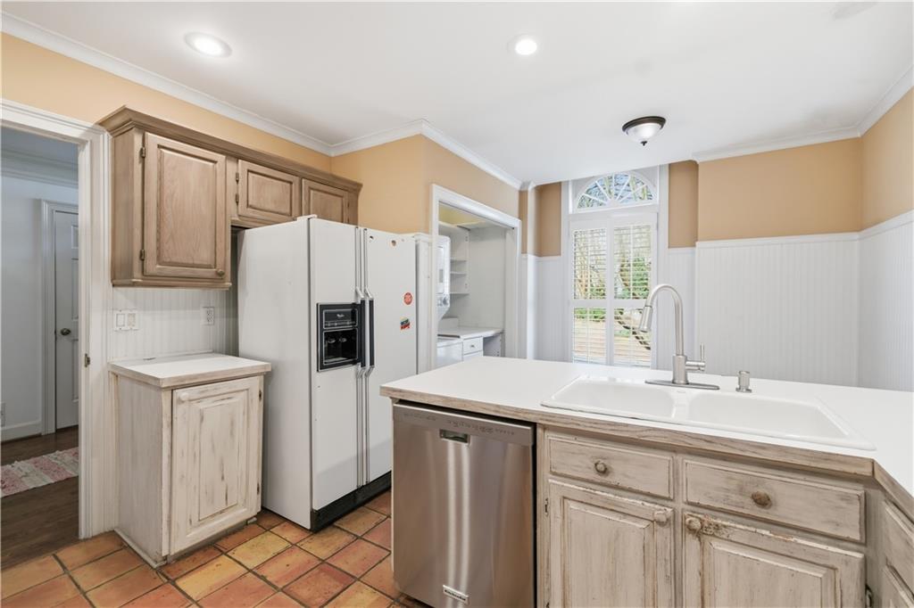 15 Lullwater Estate NE