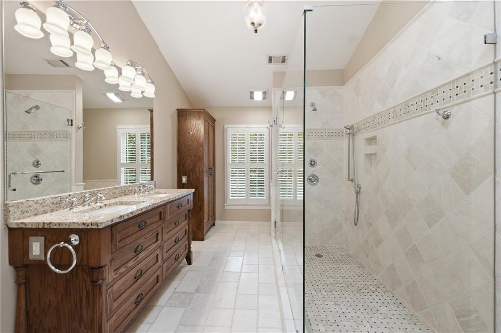 15 Lullwater Estate NE