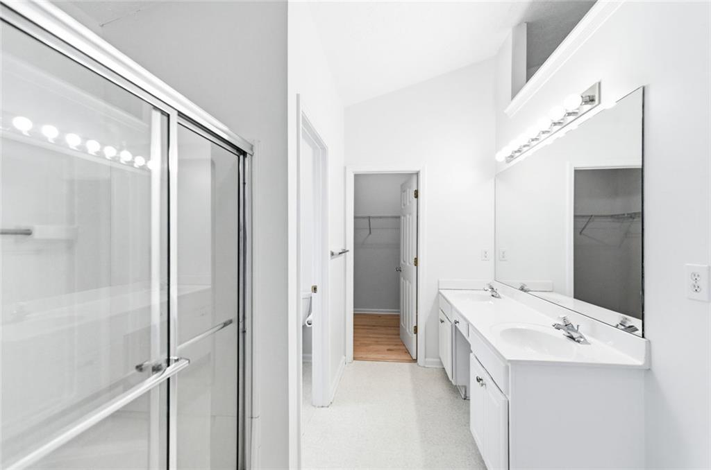 100 Jackson Bluff Court