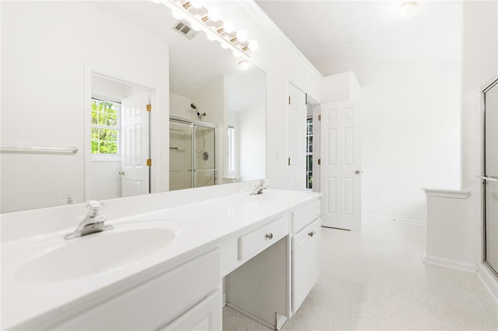 100 Jackson Bluff Court