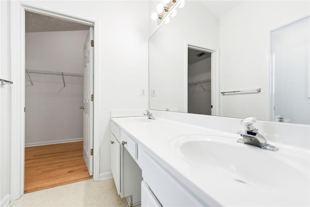 100 Jackson Bluff Court