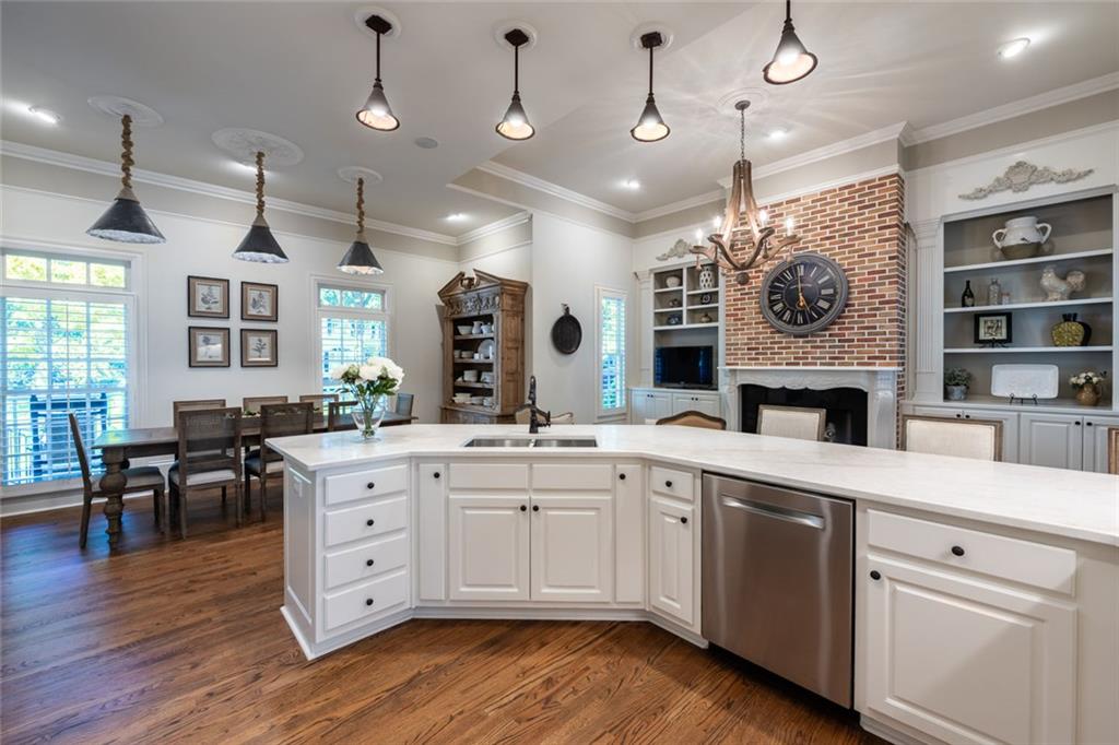 8108 Lawnview