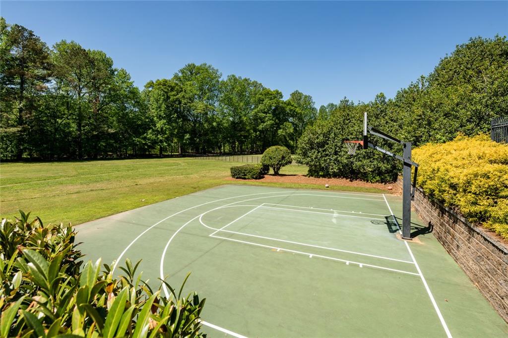 8108 Lawnview