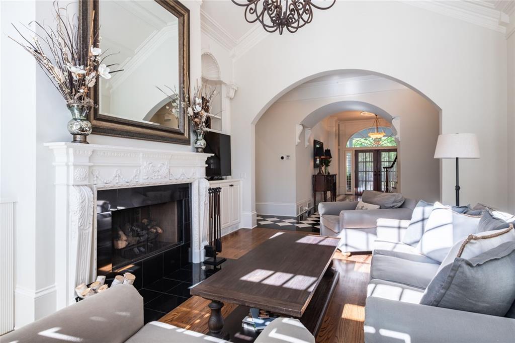 8108 Lawnview