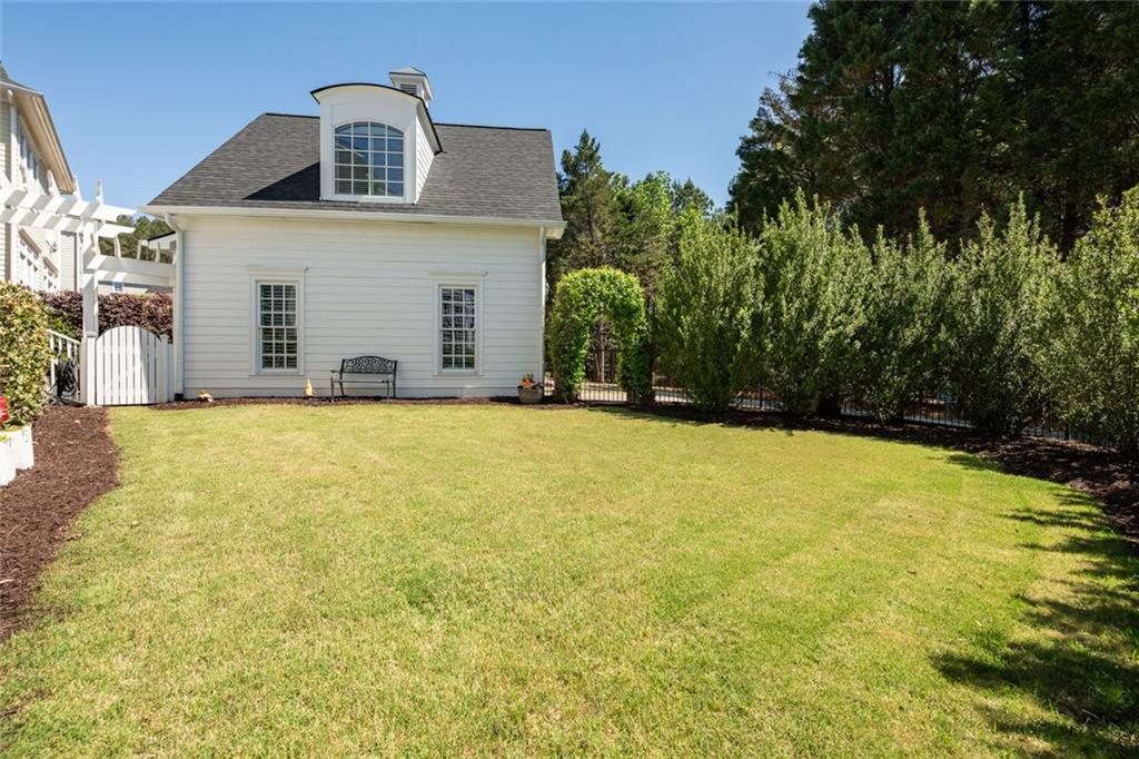 8108 Lawnview