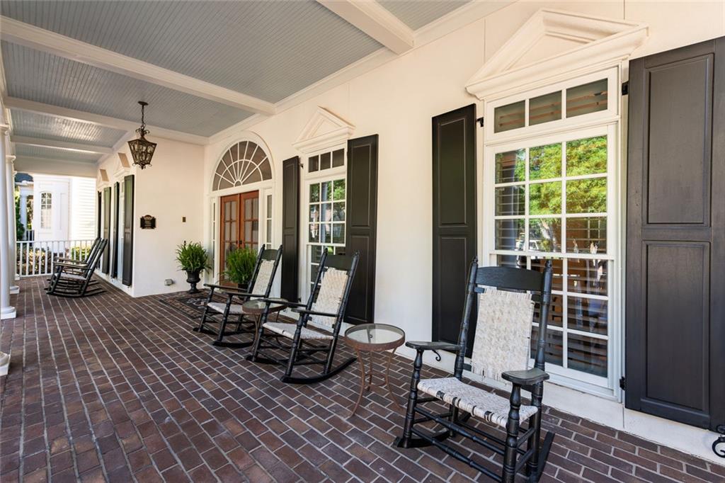 8108 Lawnview
