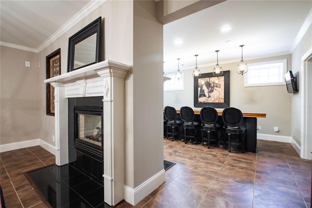 8108 Lawnview
