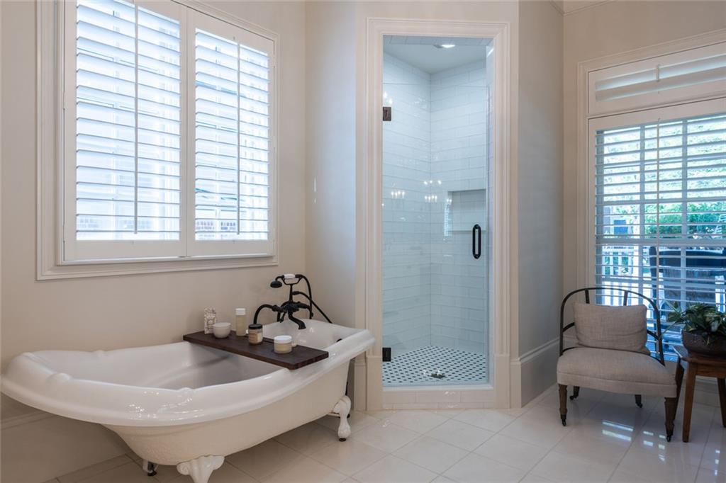 8108 Lawnview