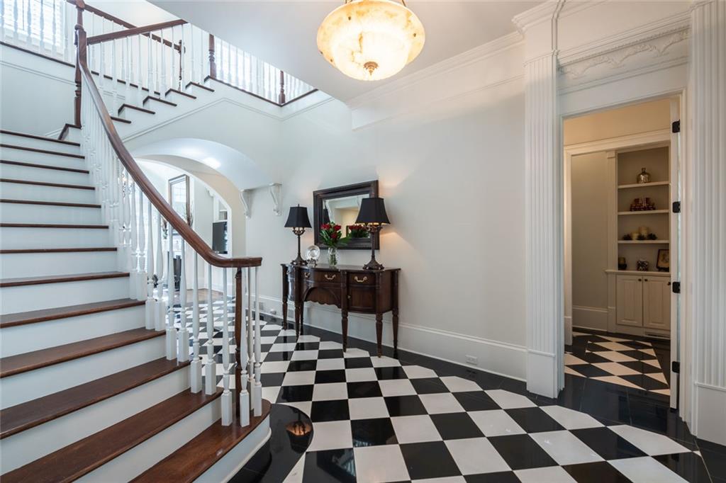 8108 Lawnview