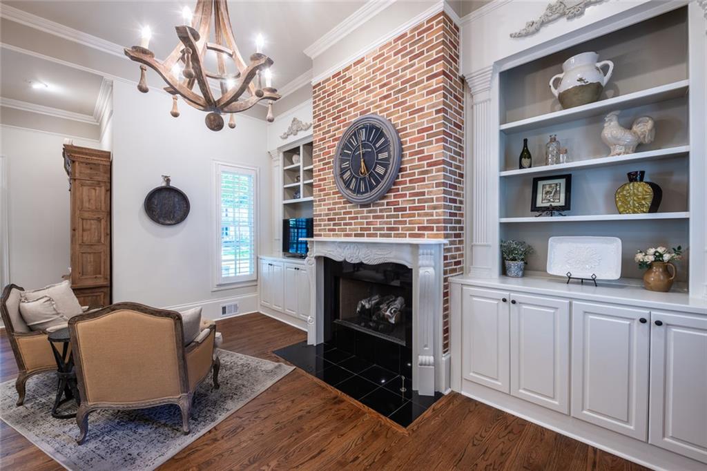 8108 Lawnview