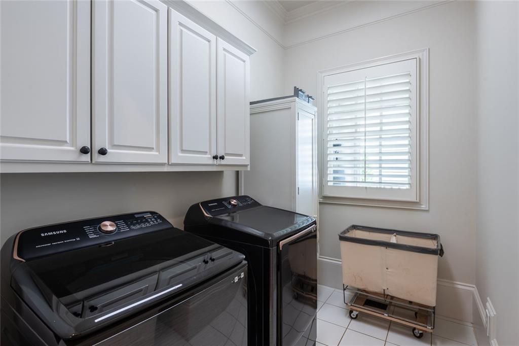 8108 Lawnview