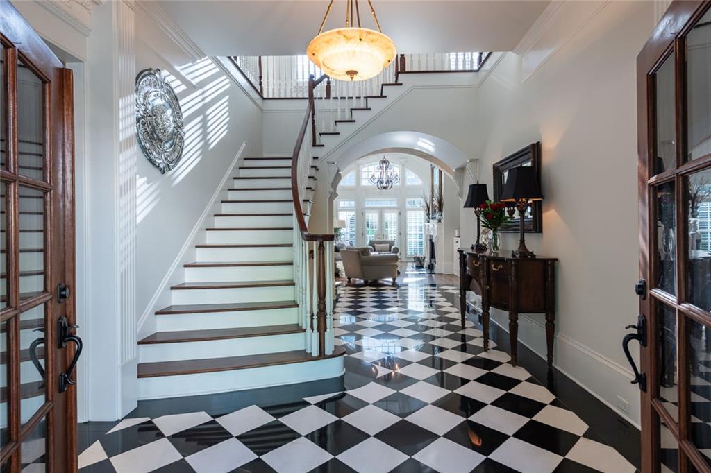 8108 Lawnview