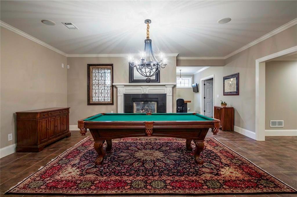 8108 Lawnview