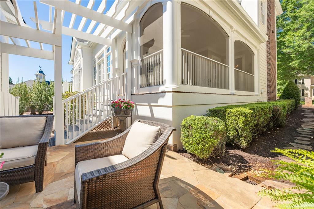 8108 Lawnview