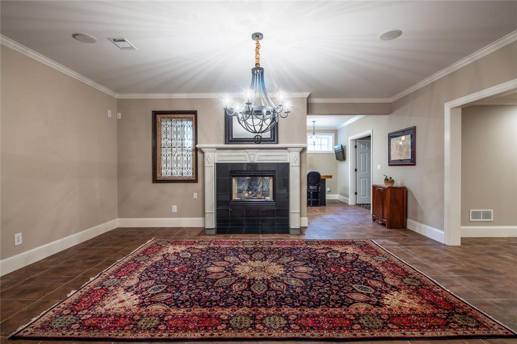 8108 Lawnview