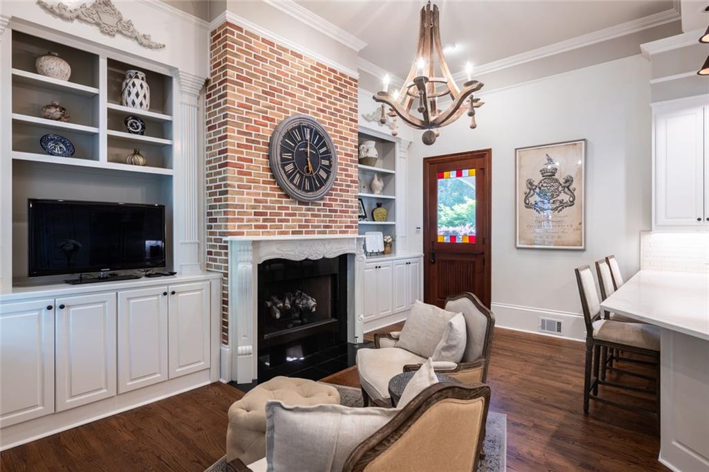 8108 Lawnview