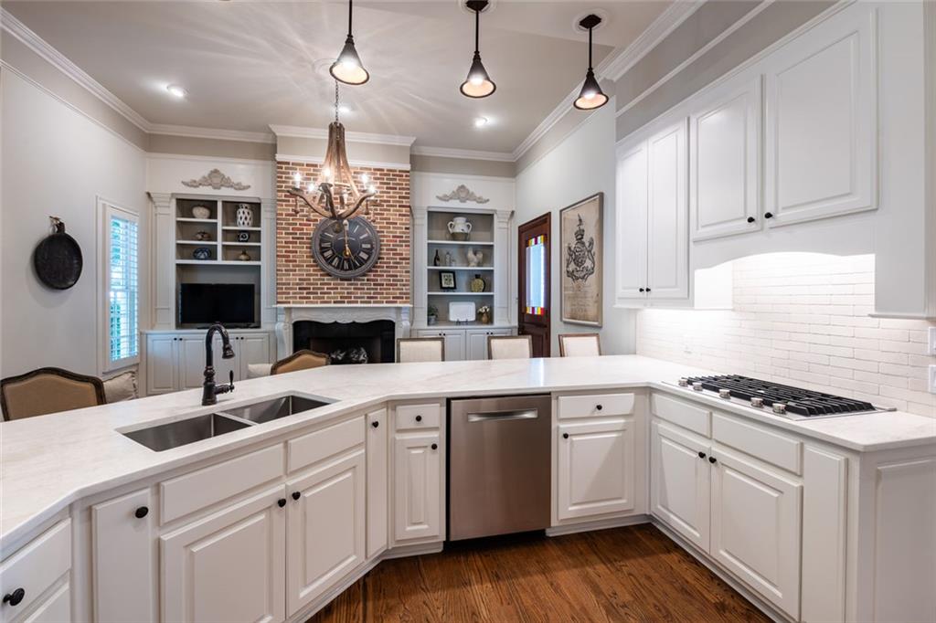 8108 Lawnview