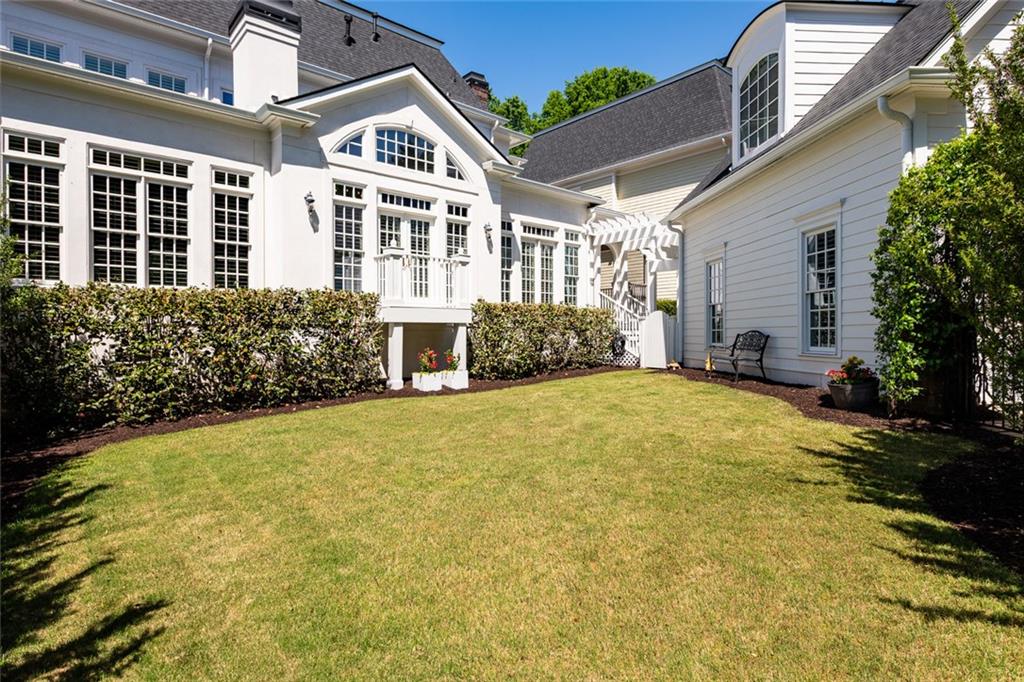 8108 Lawnview