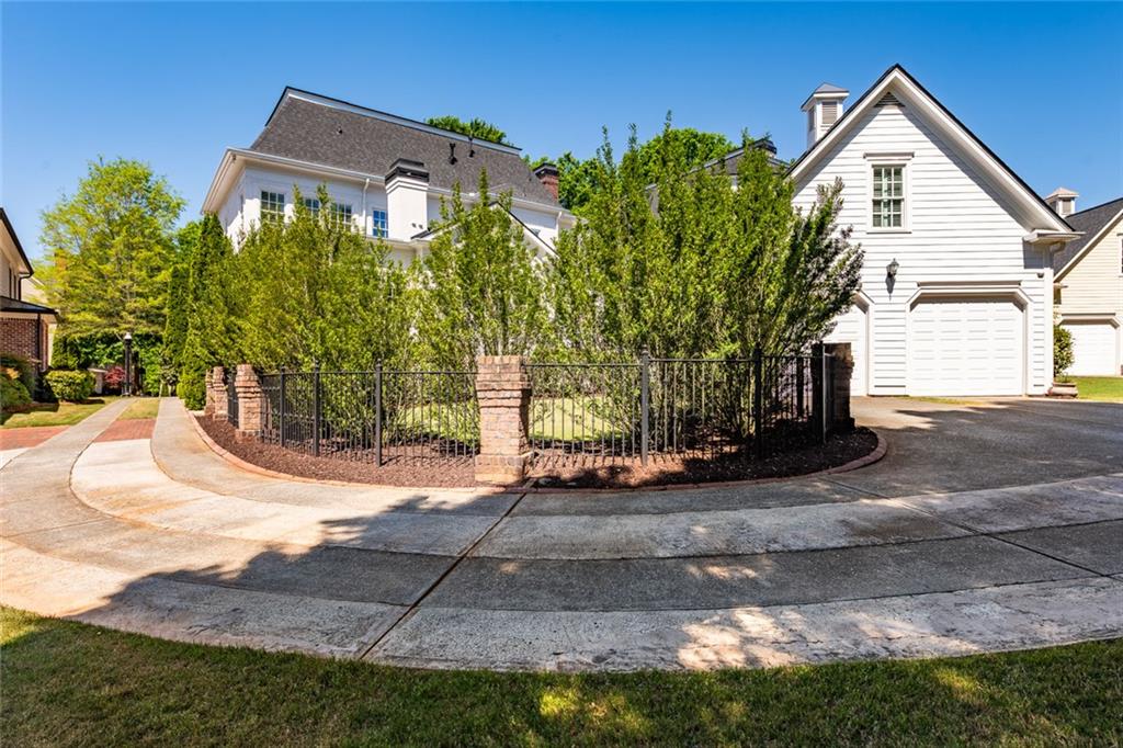 8108 Lawnview