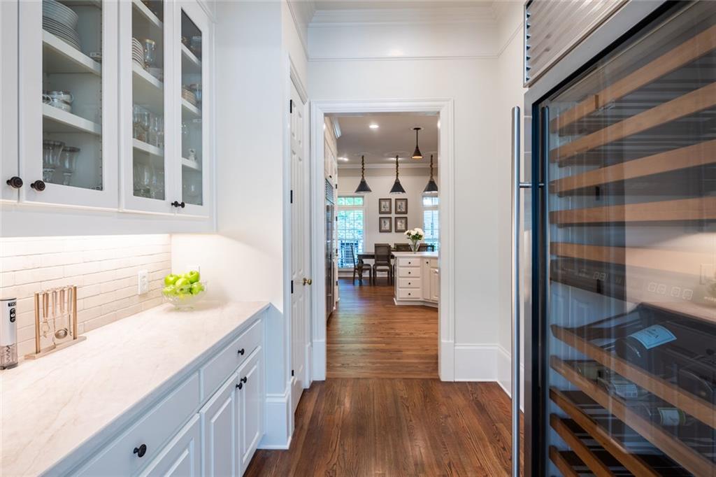 8108 Lawnview