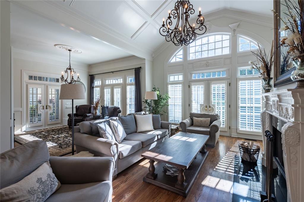 8108 Lawnview