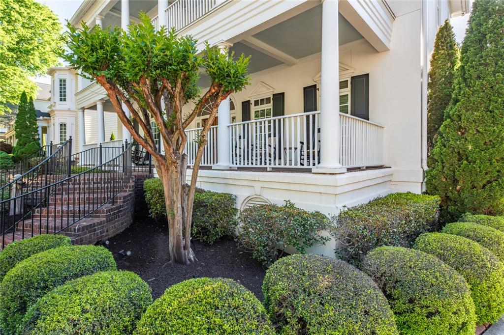 8108 Lawnview