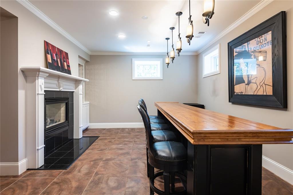 8108 Lawnview