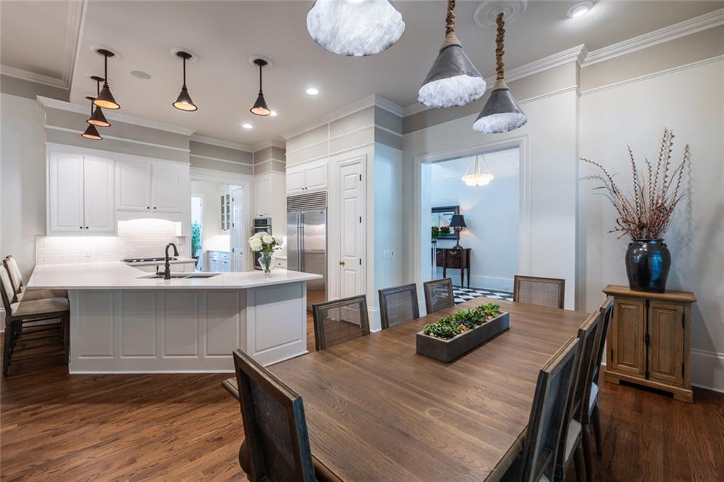 8108 Lawnview