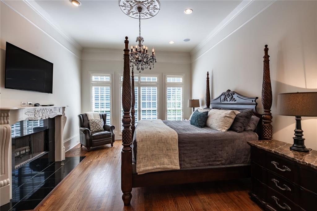 8108 Lawnview