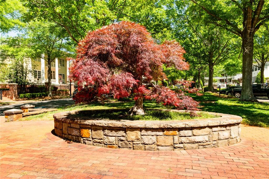 8108 Lawnview