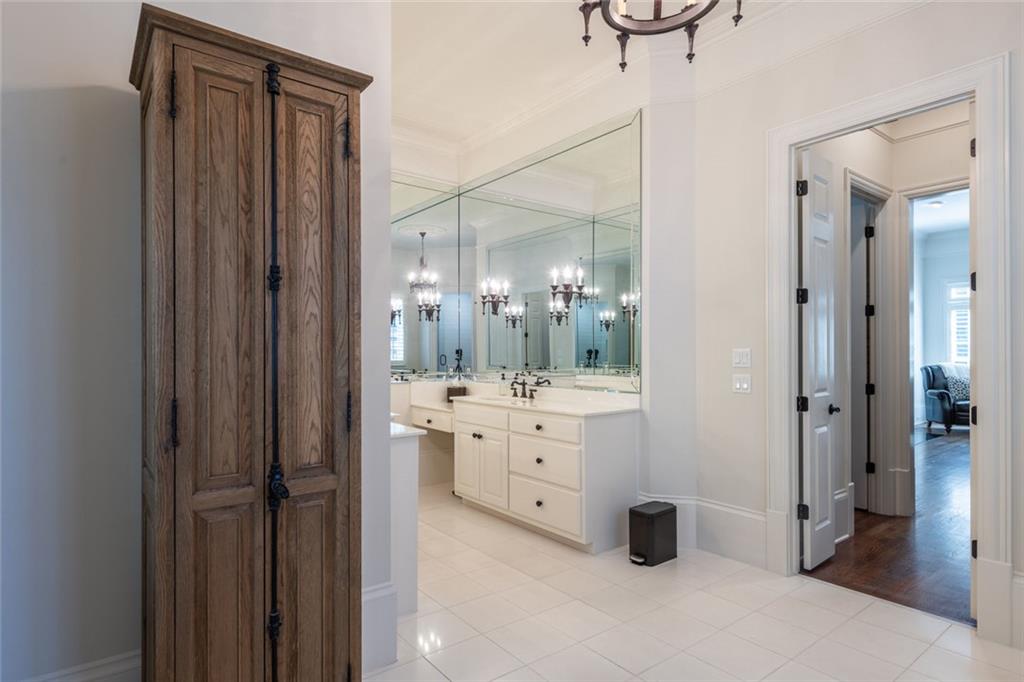 8108 Lawnview