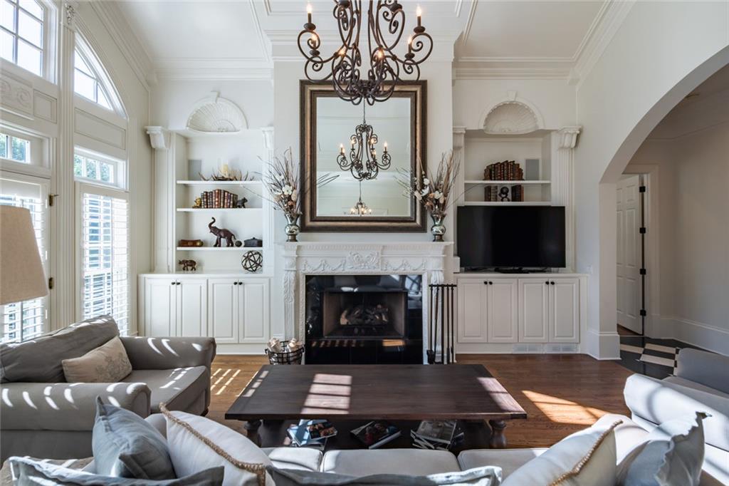 8108 Lawnview