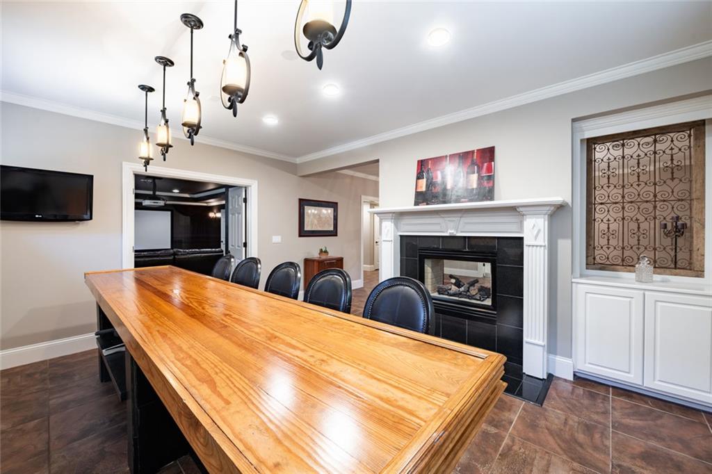 8108 Lawnview