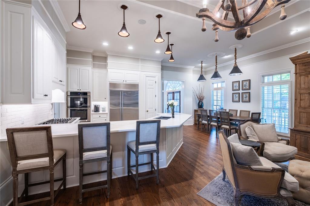 8108 Lawnview