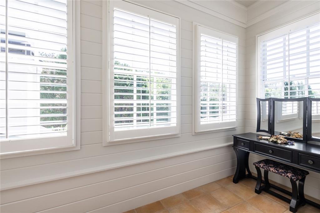 8108 Lawnview