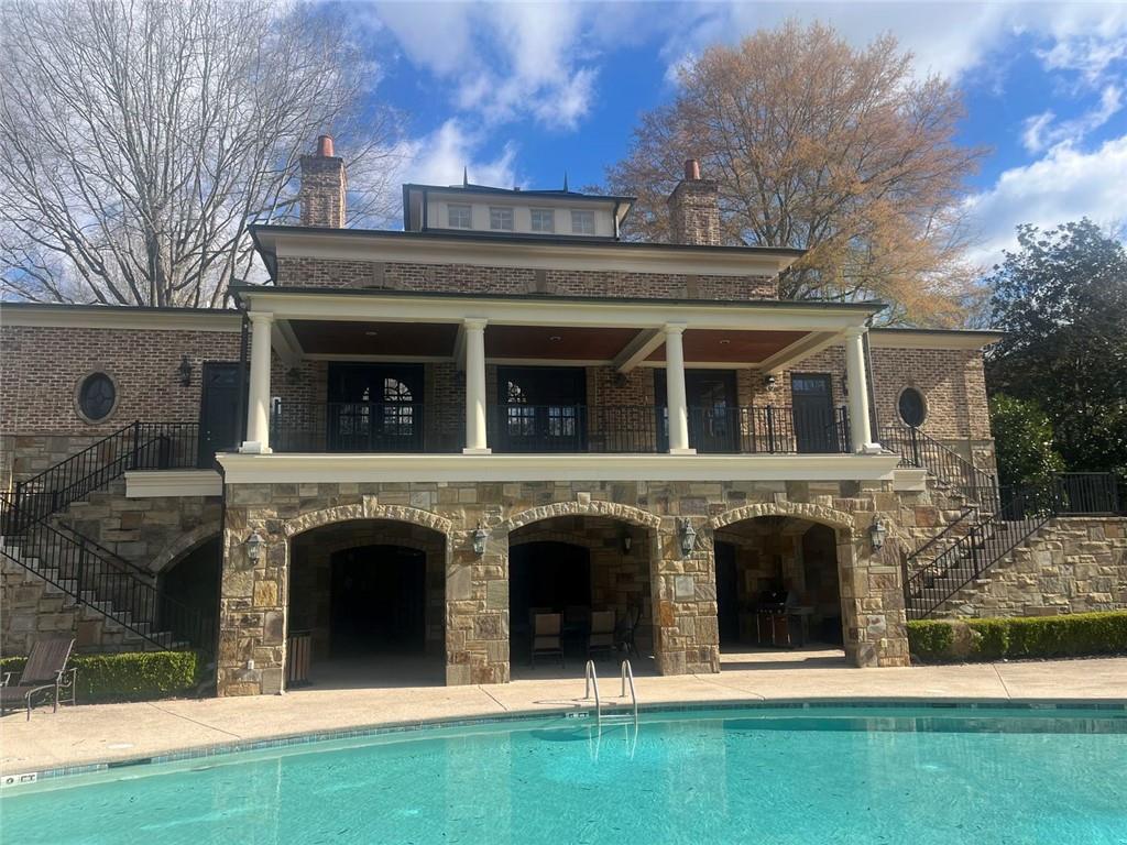 8108 Lawnview
