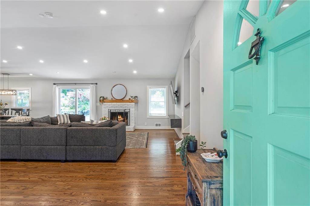 2632 Hawthorne Place NE