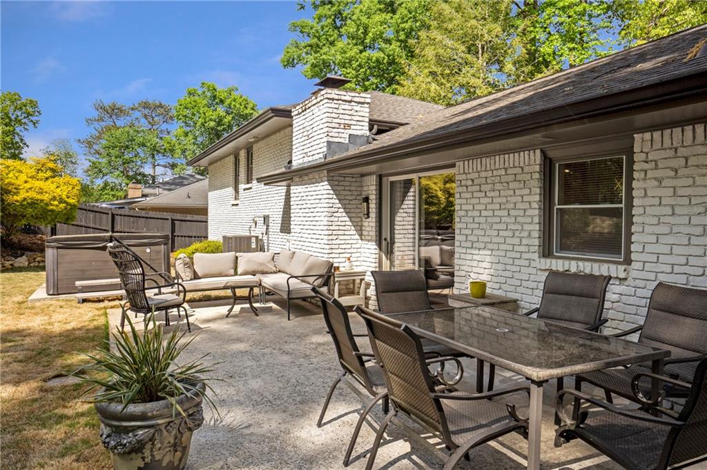 2632 Hawthorne Place NE