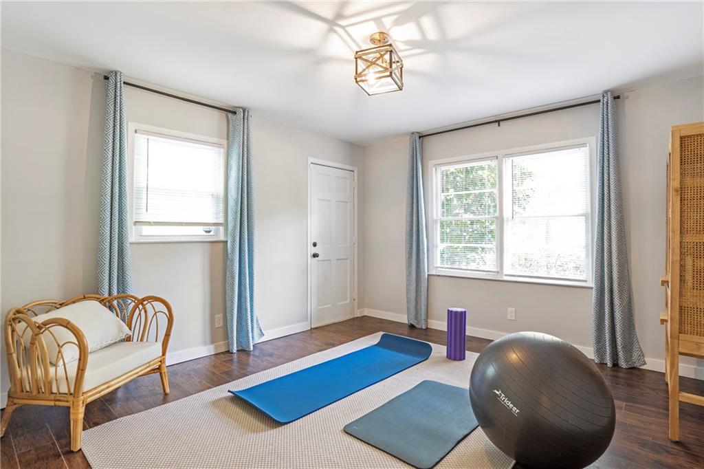 2632 Hawthorne Place NE