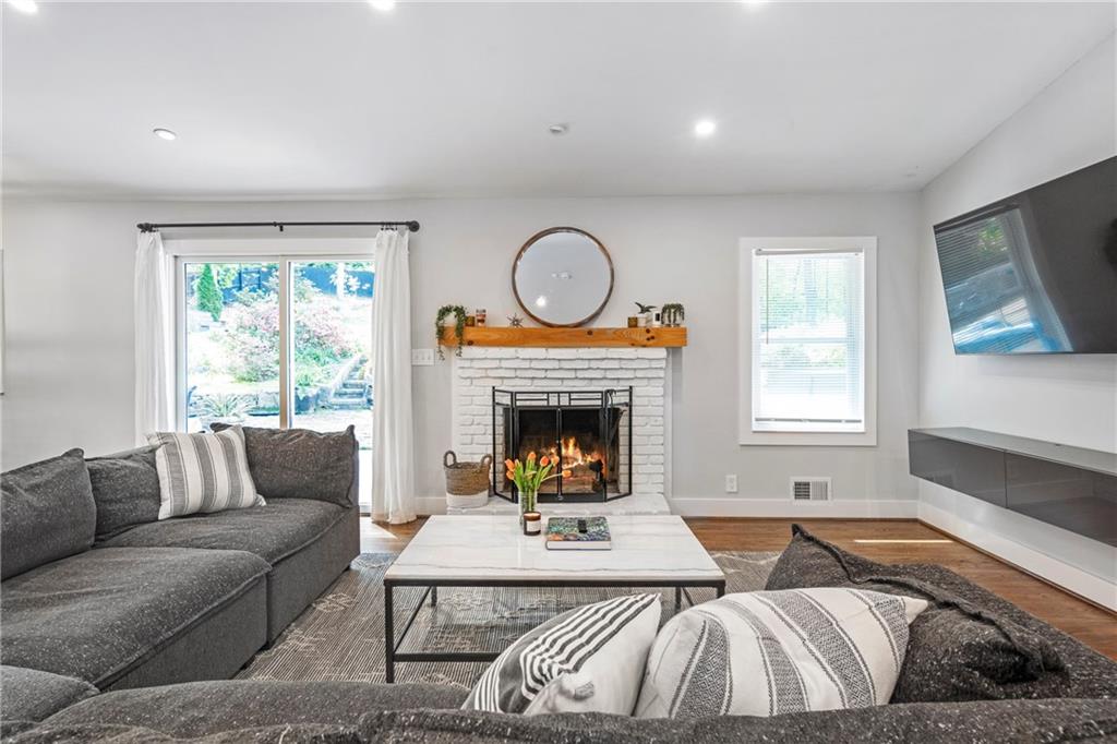 2632 Hawthorne Place NE