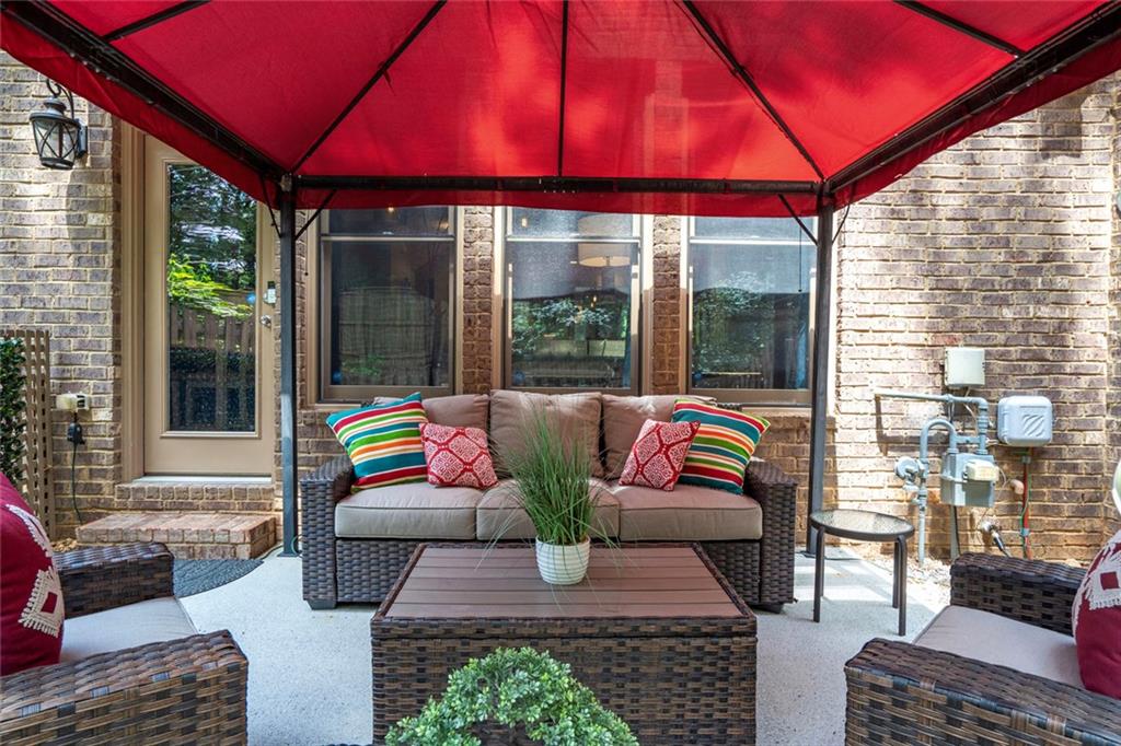 3344 Chestnut Woods Circle