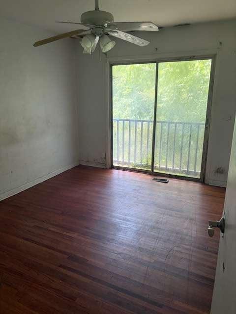 5906 Oakdale Road