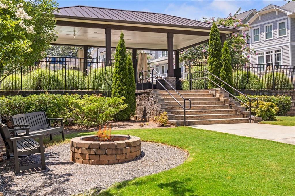 822 Grove Bend